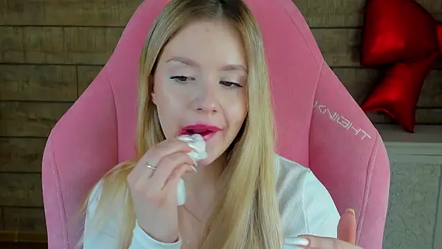 MilanaBalmain webcam