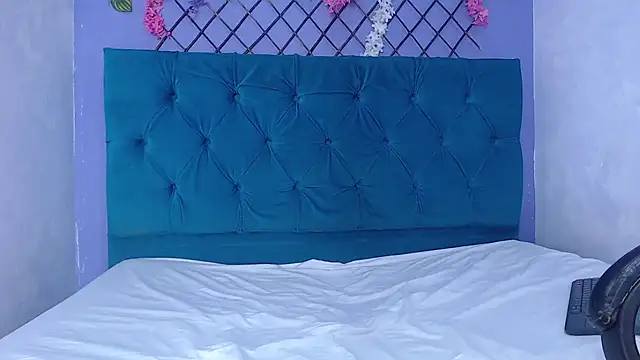 abril_castanocm webcam