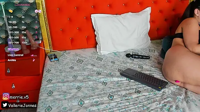 VallerieJones webcam