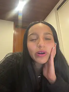 Webcam Model (Eve_Ritz)  is live.Free join now!