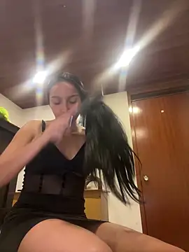 Webcam Model (Eve_Ritz)  is live.Free join now!