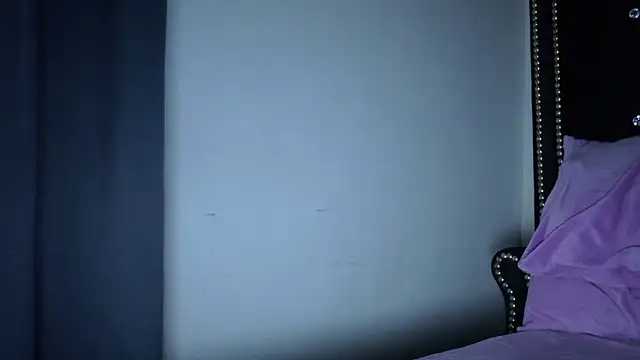 xxforyoureyesonlyxx webcam