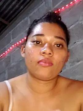 Webcam Model (Violethroos)  is live.Free join now!