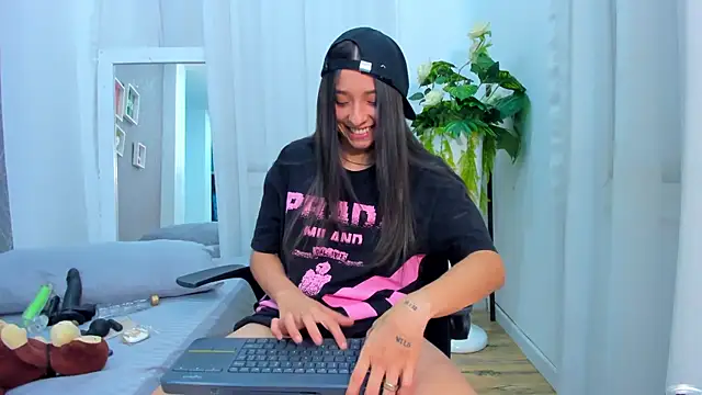 ViictoriiaSaenz webcam