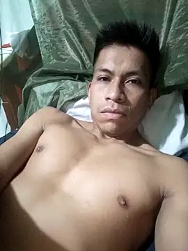 yisusalejo - Yisusalejo's free webcam - UK Sex Cams