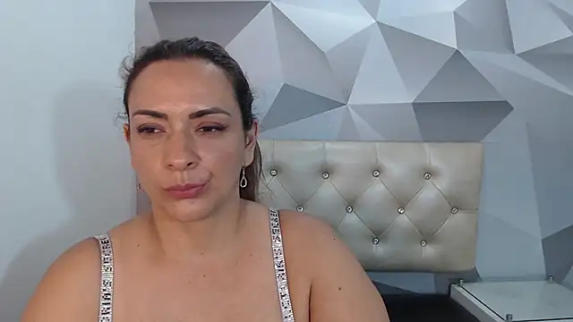 Milf-Prettyboobs webcam