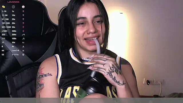 val_bardot (F young) - Cum with NORA