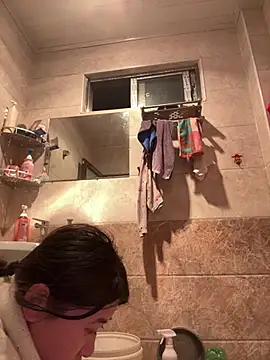 美女daaqnn在线直播