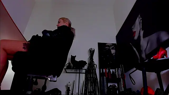 MistressDemi webcam