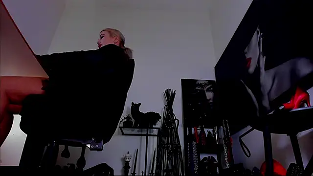 MistressDemi webcam