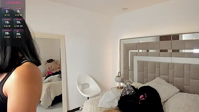 miacorner_ - Miacorner_'s free webcam - UK Sex Cams