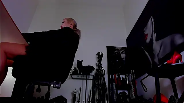 MistressDemi webcam