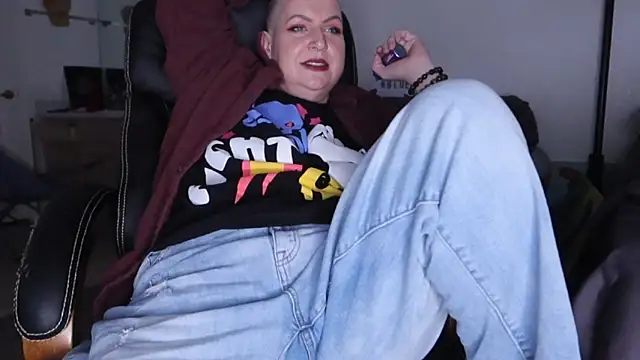 bellabluebbw - BellaBlueBBW's free webcam - UK Sex Cams