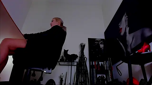 MistressDemi webcam