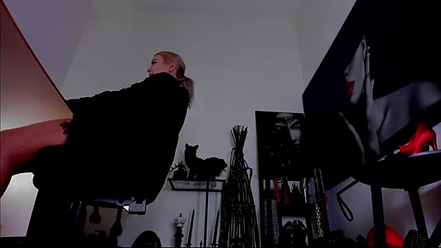 MistressDemi webcam