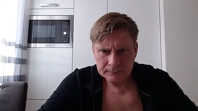 johnnym1 (M mature) - new car