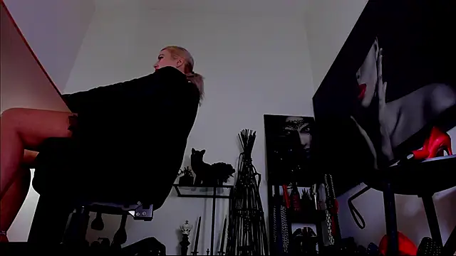 MistressDemi webcam