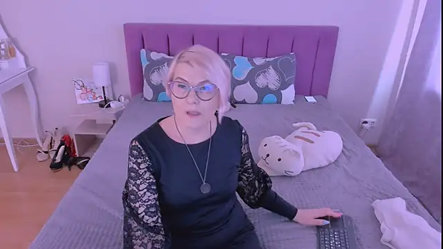 sabrinamacmarren webcam