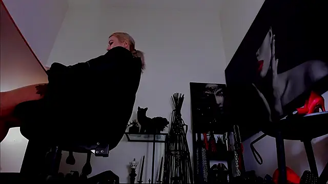 MistressDemi webcam