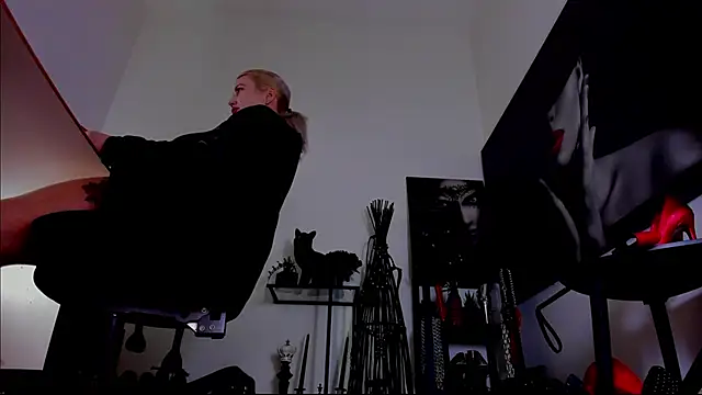 MistressDemi webcam