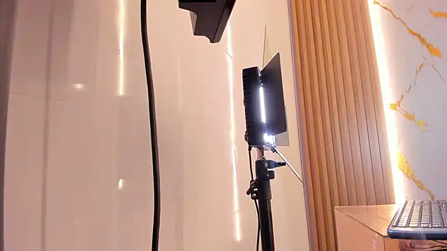 Marian_Cristal webcam