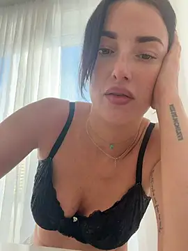 Webcam Model (Remirosee)  is live.Free join now!