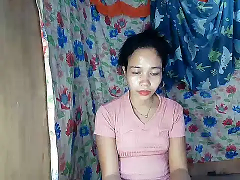 PinaySkinnyGirl webcam