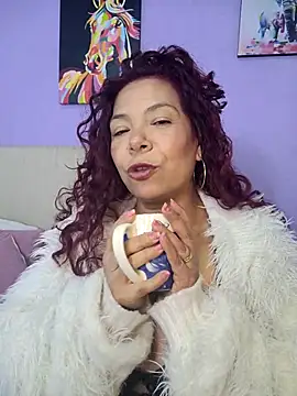 Scarlet_curly8a webcam