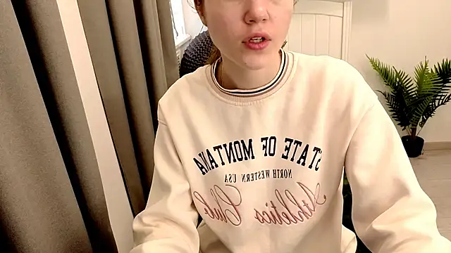 just_l0ve_me - Just_L0VE_me's free webcam - UK Sex Cams