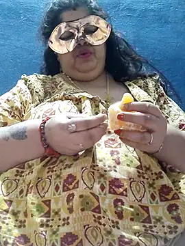 tamilthanushri webcam