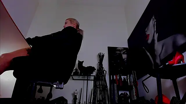MistressDemi webcam