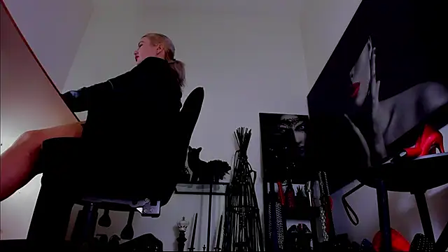 MistressDemi webcam
