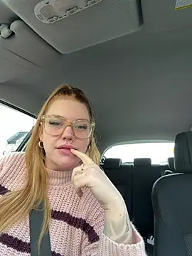 CurvyGirlMyla webcam