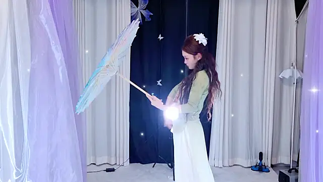 Dancer_Lucky-Nini webcam