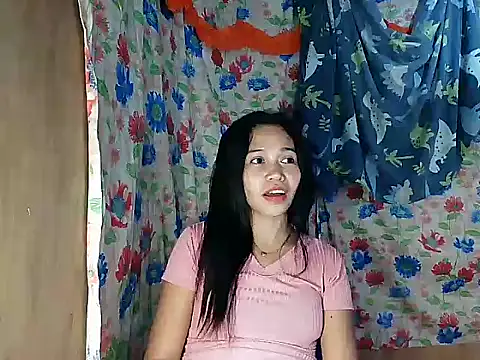 PinaySkinnyGirl webcam