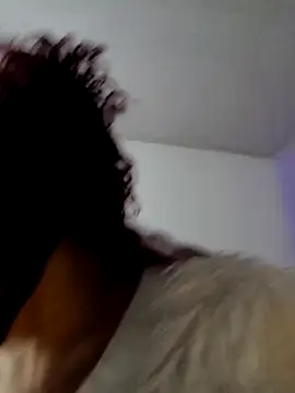 Scarlet_curly8a webcam