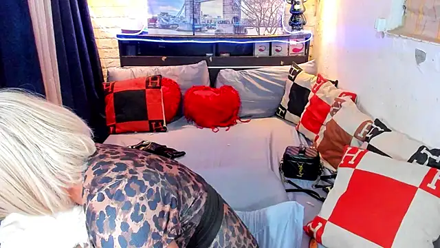 xxxANIMONIExxx webcam