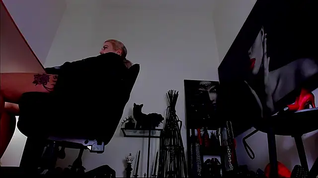 MistressDemi webcam