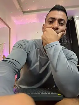 aaroncolombia webcam