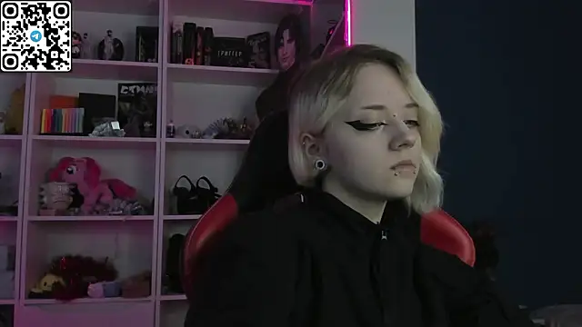 Holy_Mistress_S webcam