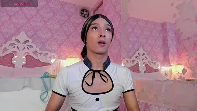 _AdharaSkinny webcam