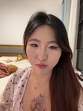 美女ououlovelove在线直播