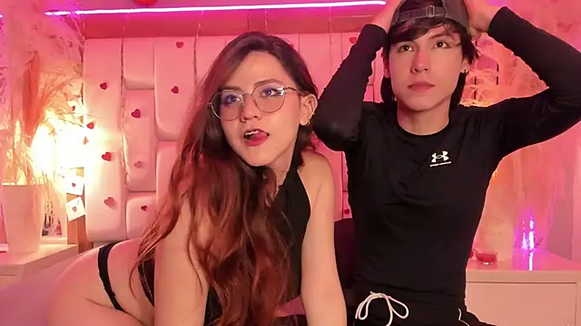 Daphne_And_Roger webcam