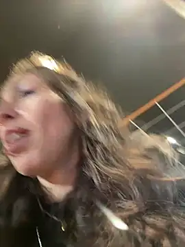 Amani_thewolf webcam