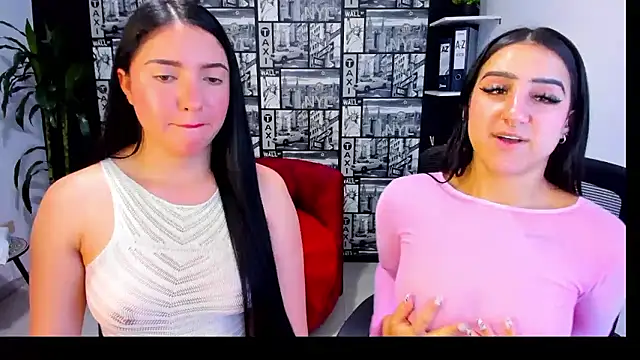 Isa_And_Natasha webcam