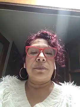 Scarlet_curly8a webcam