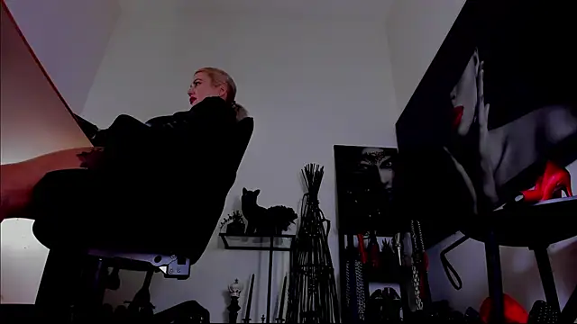 MistressDemi webcam
