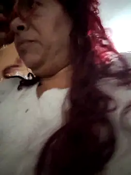 Scarlet_curly8a webcam