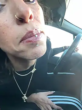 Amani_thewolf webcam