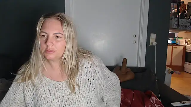 Amanda_Norsk from StripChat is Freechat